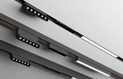 What fixtures can be used with magnetic track lights in a no-main-light design?